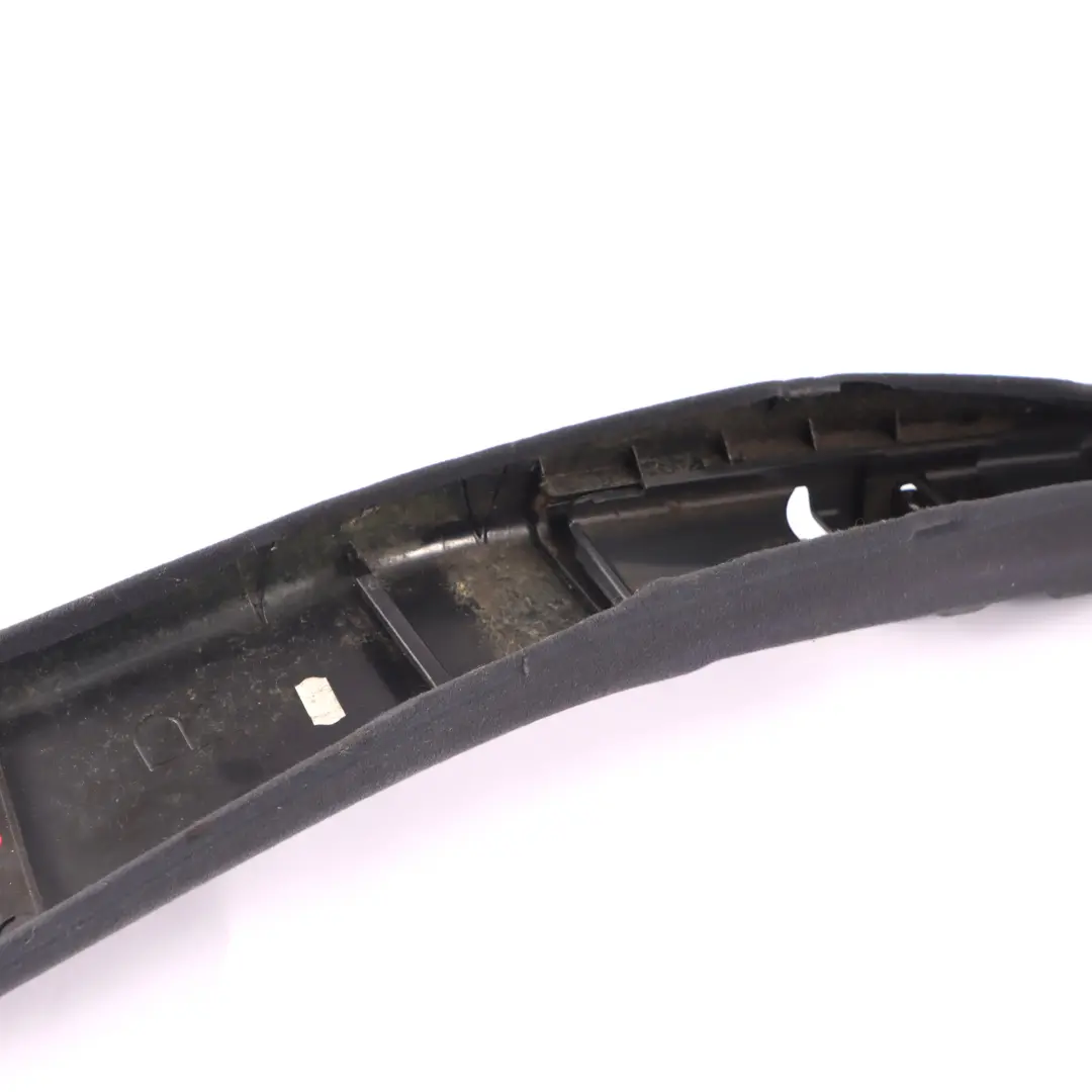 Cache Panneau Colonne B Droite Noir pour Mercedes W210 à propos du numéro de pièce A2106903640 Mercedes W210 Cache Panneau Colonne B Droite Noir - SKU A2106903640 - Numéro de pièce A2106903640