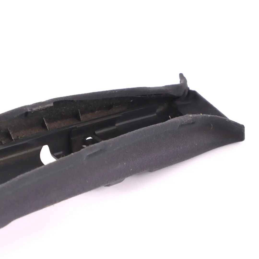 Cache Panneau Colonne B Droite Noir pour Mercedes W210 à propos du numéro de pièce A2106903640 Mercedes W210 Cache Panneau Colonne B Droite Noir - SKU A2106903640 - Numéro de pièce A2106903640