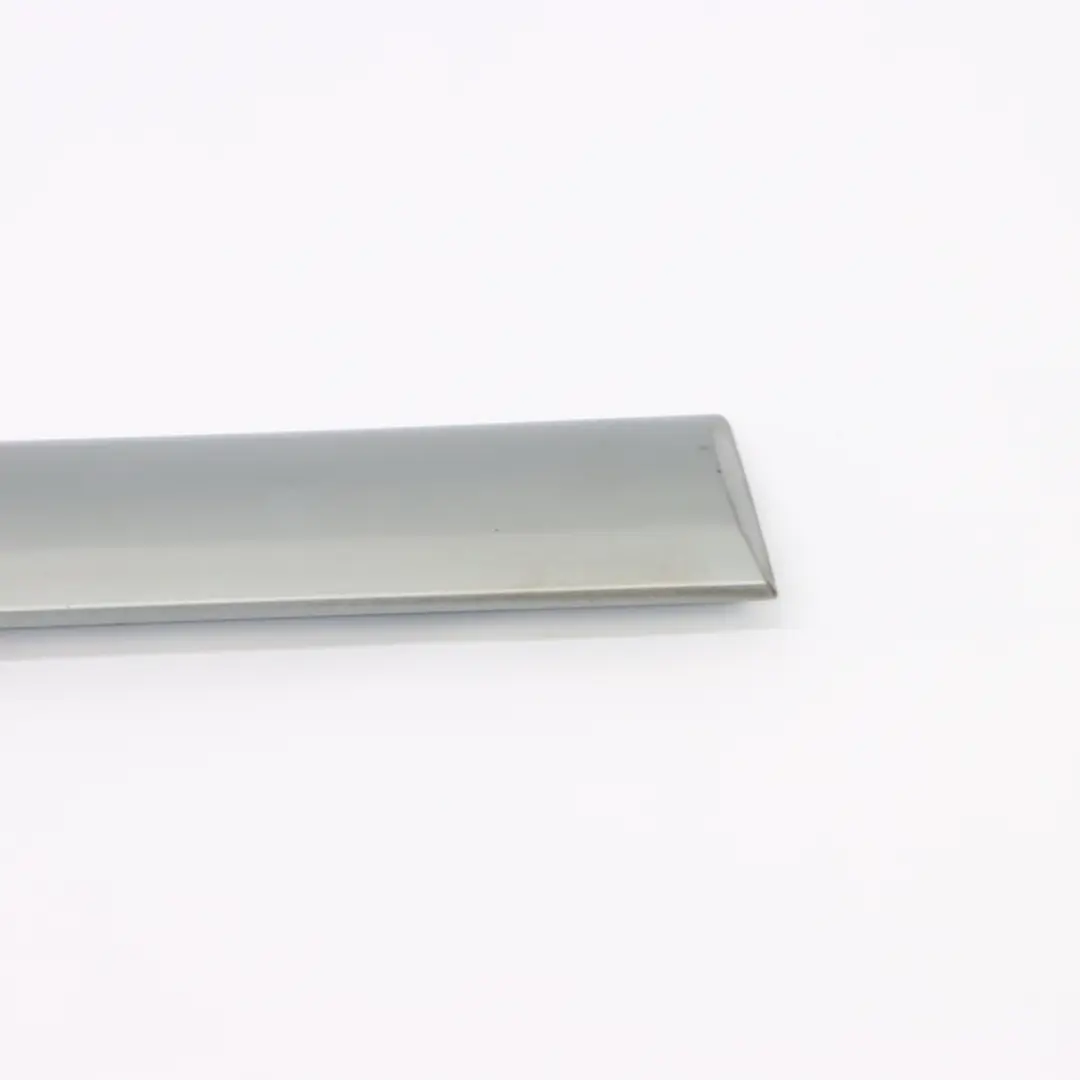 Mercedes W210 Seuil Moulure avant Gauche Argent Brillant Metallique - 744 - SKU A2106908962-BRS - Numéro de pièce A2106908962