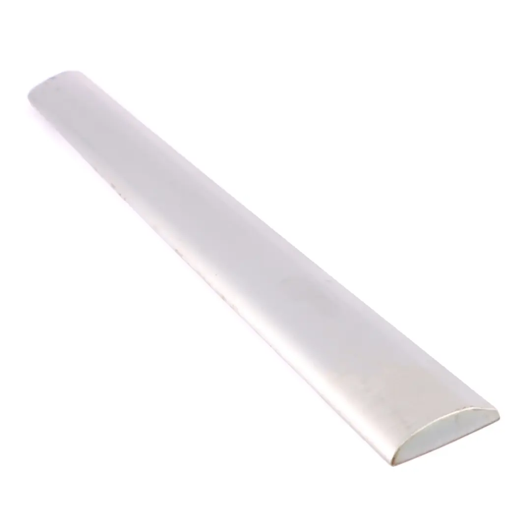 Mercedes W210 Banda Puerta Trasera Derecha Moldura Plata Brillante - SKU A2106909262-BRS - Número de pieza A2106909262