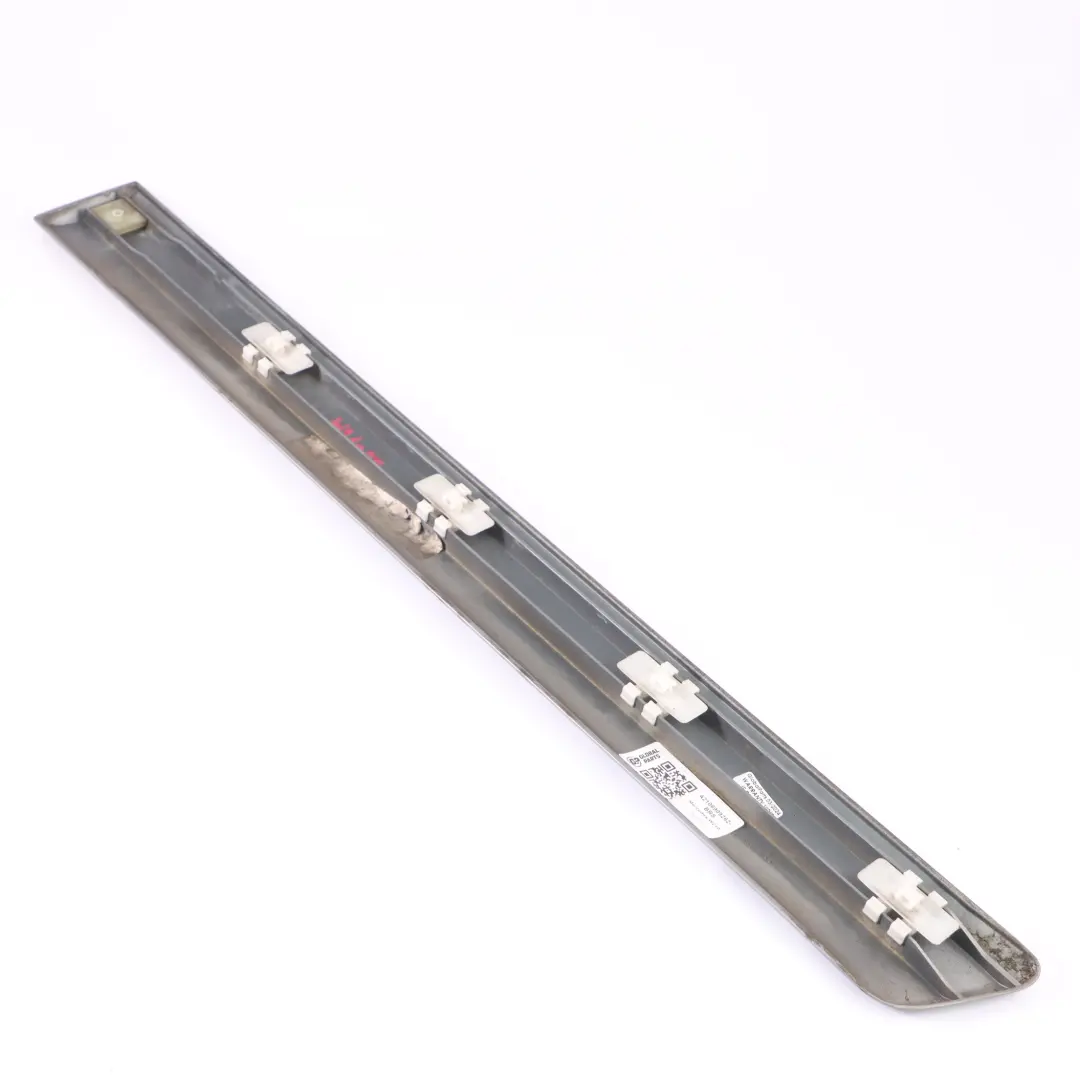 Mercedes W210 Striscia posterior destra Modanatura argento brillante - SKU A2106909262-BRS - Numero di parte A2106909262