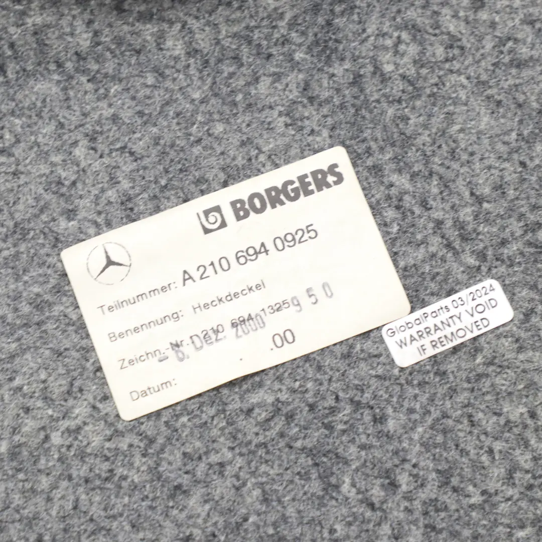 Couvercle coffre hayon garniture arrière moquette pour Mercedes W210 à propos du numéro de pièce A2106940925 Mercedes W210 Couvercle coffre hayon garniture arrière moquette - SKU A2106940925 - Numéro de pièce A2106940925