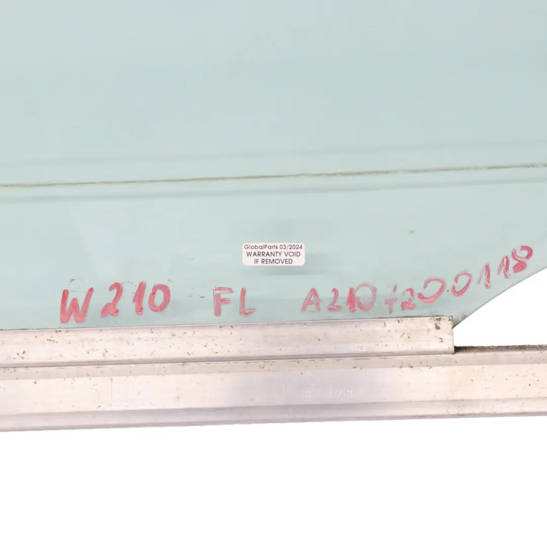 Puerta Ventana Vidrio Delantero Izquierdo Verde para Mercedes W210 con número de pieza A2107200118 Mercedes W210 Puerta Ventana Vidrio Delantero Izquierdo Verde - SKU A2107200118 - Número de pieza A2107200118