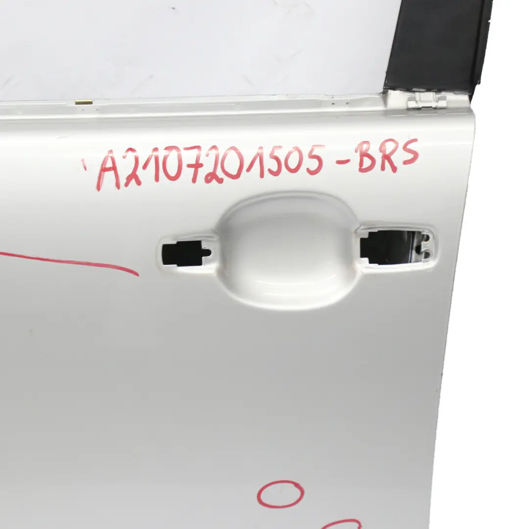 Puerta Delantera Izquierda Plata Brillante Metalizado - 744 para Mercedes W210 con número de pieza A2107201505 Mercedes W210 Puerta Delantera Izquierda Plata Brillante Metalizado - 744 - SKU A2107201505-BRS - Número de pieza A2107201505