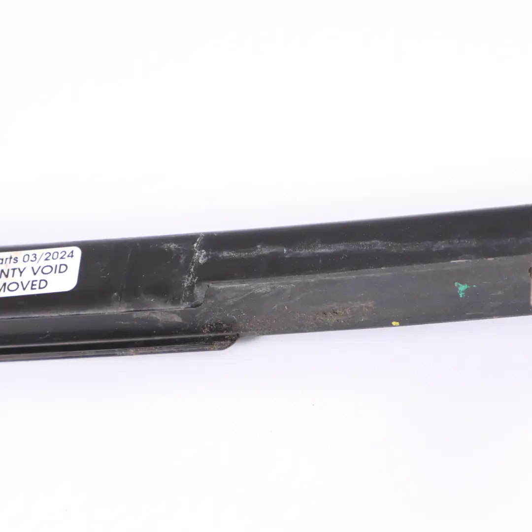 Barre de guidage de fenêtre arrière gauche pour Mercedes W210 à propos du numéro de pièce A2107300119 Mercedes W210 Barre de guidage de fenêtre arrière gauche - SKU A2107300119 - Numéro de pièce A2107300119