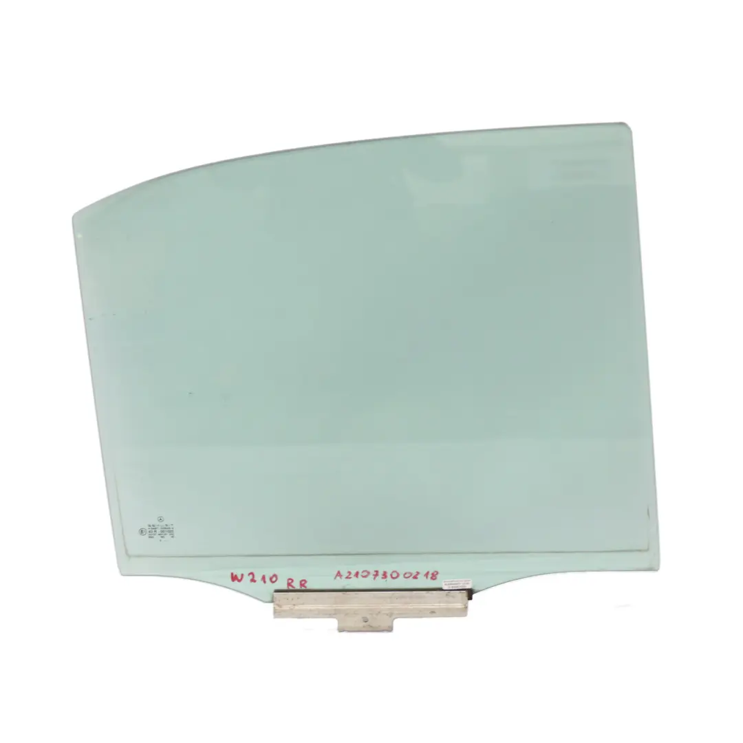 Vetro del finestrino posteriore destro Verde per Mercedes W210 con numero di parte A2107300218 Mercedes W210 Vetro del finestrino posteriore destro Verde - SKU A2107300218 - Numero di parte A2107300218