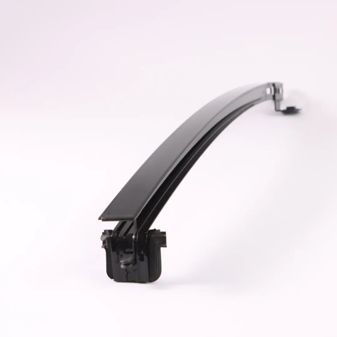 Barre de guidage de fenêtre arrière droite pour Mercedes W210 à propos du numéro de pièce A2107300219 Mercedes W210 Barre de guidage de fenêtre arrière droite - SKU A2107300219 - Numéro de pièce A2107300219