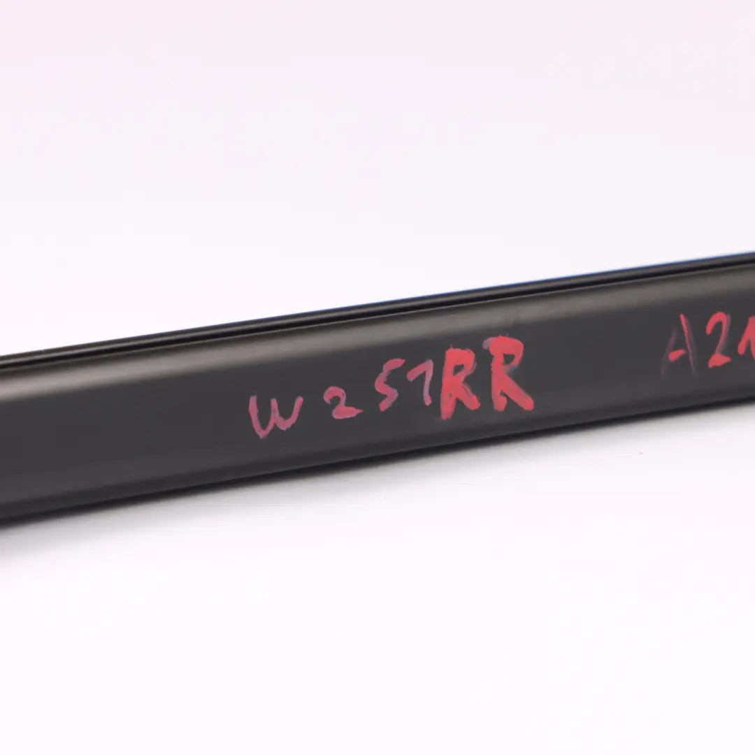 Mercedes W210 Barre de guidage de fenêtre arrière droite - SKU A2107300219 - Numéro de pièce A2107300219