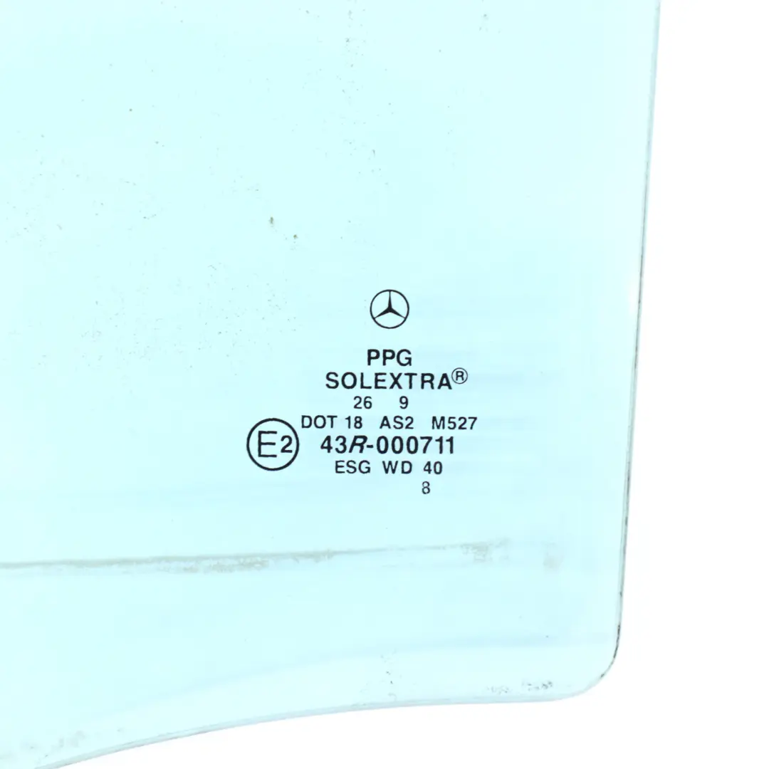 Hintertür Links Glasfenster AS2 Wärmeabsorbierend Blau für Mercedes W210 Limousine mit Teilenummer A2107300718 Mercedes W210 Limousine Hintertür Links Glasfenster AS2 Wärmeabsorbierend Blau - SKU A2107300718 - Teilenummer A2107300718