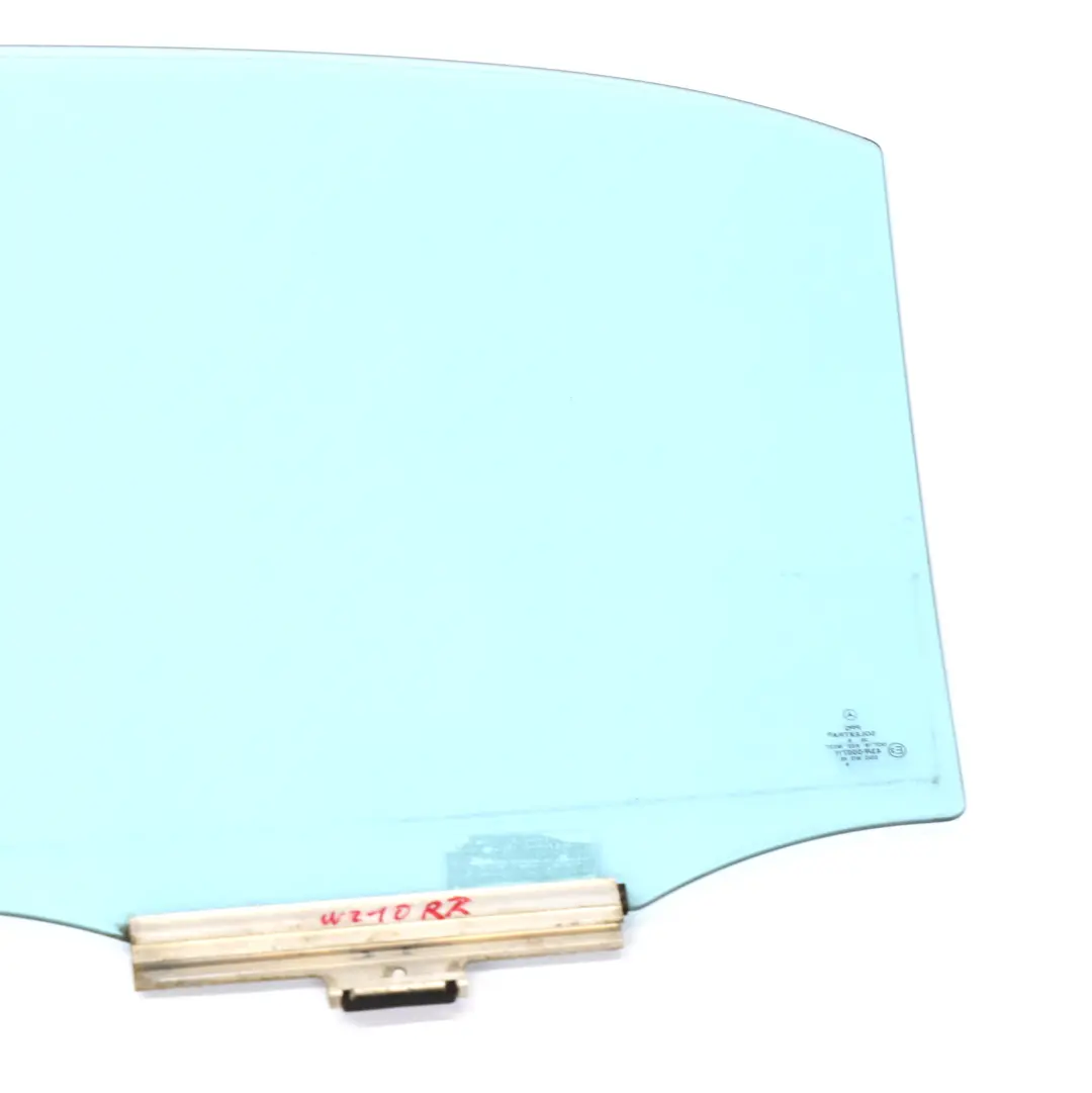 Puerta Trasera Derecha Cristal Ventana AS2 Absorbente Azul para Mercedes W210 Sedan con número de pieza A2107300818 Mercedes W210 Sedan Puerta Trasera Derecha Cristal Ventana AS2 Absorbente Azul - SKU A2107300818 - Número de pieza A2107300818