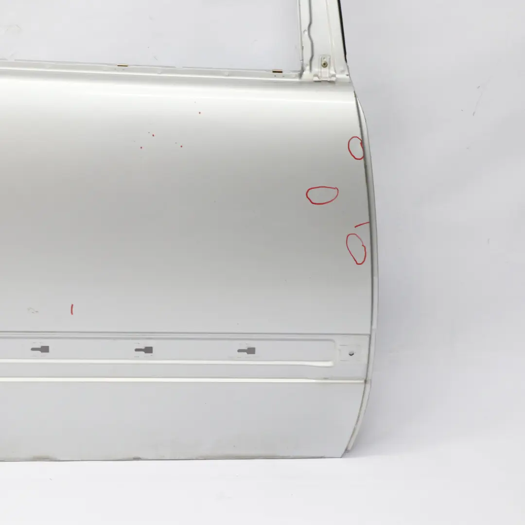 Puerta Trasera Derecha Plata Brillante Metalizado - 744 para Mercedes W210 con número de pieza A2107302405 Mercedes W210 Puerta Trasera Derecha Plata Brillante Metalizado - 744 - SKU A2107302405-BRS - Número de pieza A2107302405