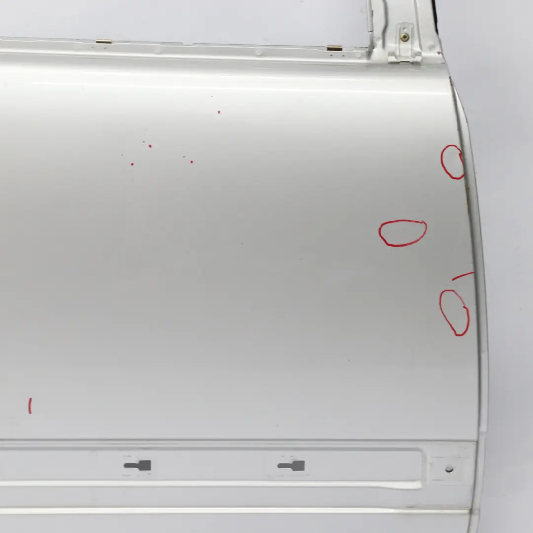 Puerta Trasera Derecha Plata Brillante Metalizado - 744 para Mercedes W210 con número de pieza A2107302405 Mercedes W210 Puerta Trasera Derecha Plata Brillante Metalizado - 744 - SKU A2107302405-BRS - Número de pieza A2107302405