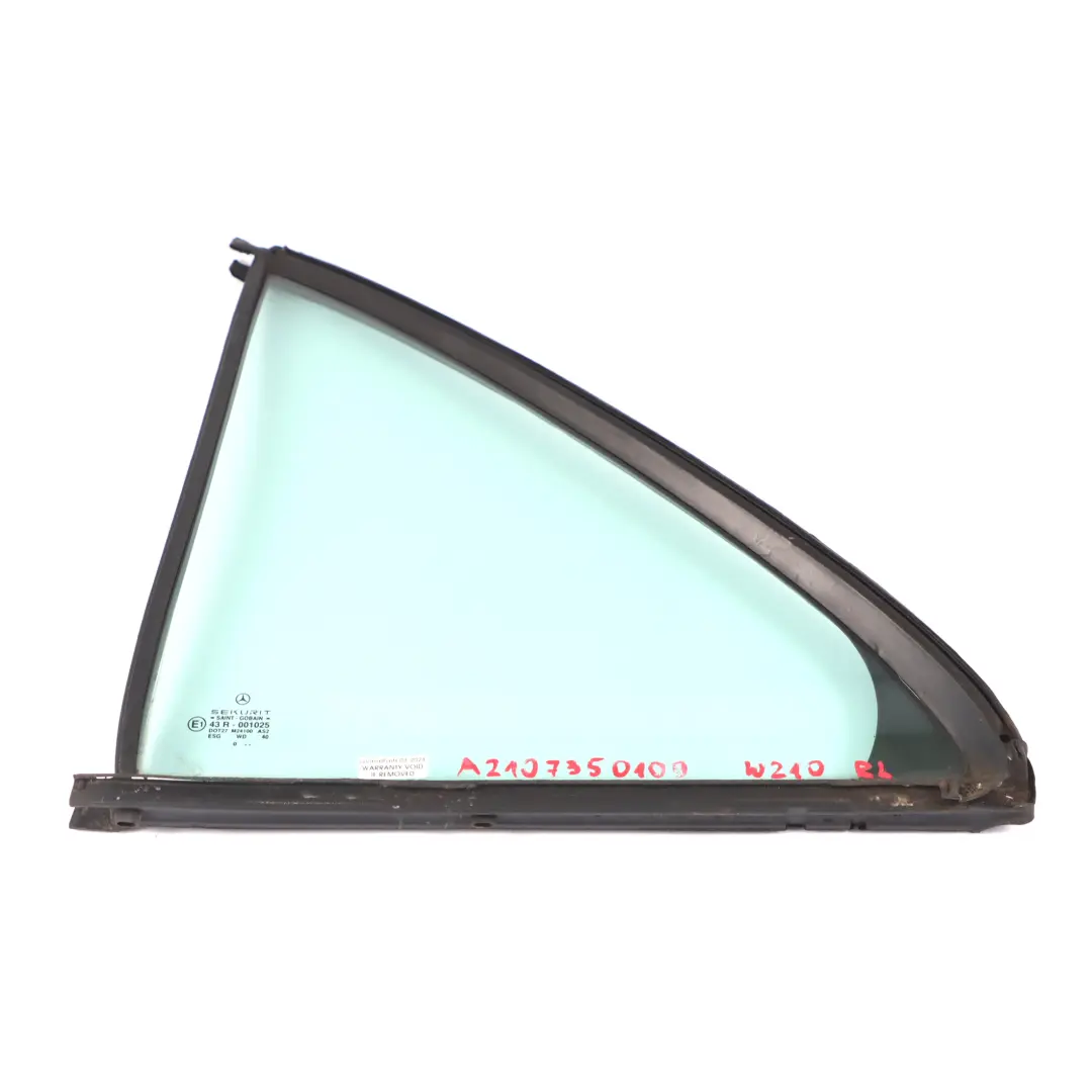 Cristal Triangular Trasero Izquierdo AS2 para Mercedes W210 con número de pieza A2107350109 Mercedes W210 Cristal Triangular Trasero Izquierdo AS2 - SKU A2107350109 - Número de pieza A2107350109