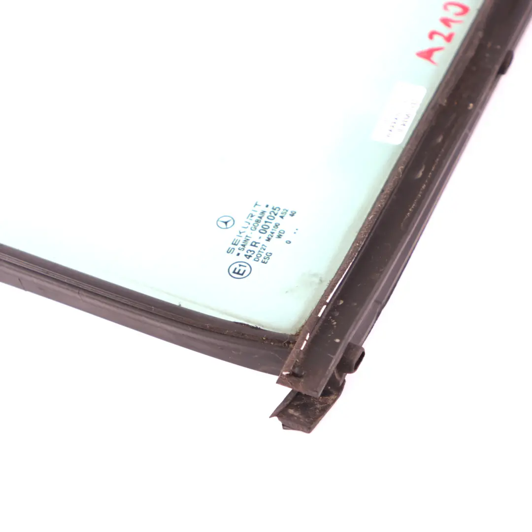 Vitre Triangulaire Arrière Gauche AS2 pour Mercedes W210 à propos du numéro de pièce A2107350109 Mercedes W210 Vitre Triangulaire Arrière Gauche AS2 - SKU A2107350109 - Numéro de pièce A2107350109