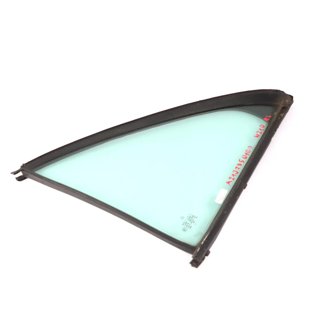 Posteriore Sinistro Triangolare Vetro Finestra AS2 per Mercedes W210 con numero di parte A2107350109 Mercedes W210 Posteriore Sinistro Triangolare Vetro Finestra AS2 - SKU A2107350109 - Numero di parte A2107350109