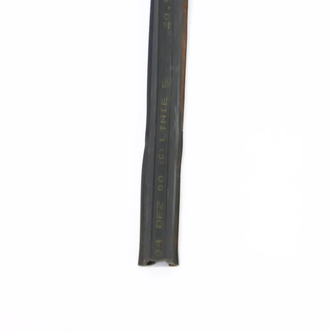 Mercedes W210 Porta posteriore sinistra Finestra Guida Guarnizione - SKU A2107350125 - Numero di parte A2107350125