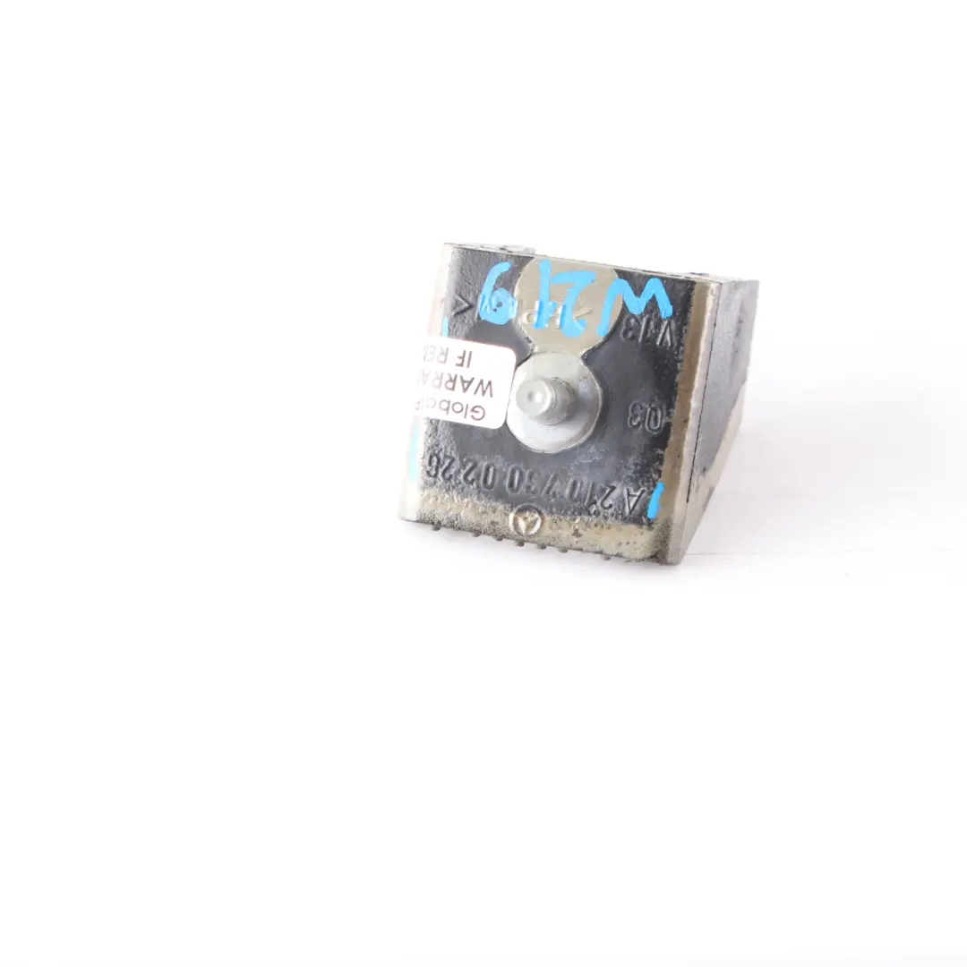  Caoutchouc de charnière Mercedes W203 W204 W207 W212 Coffre Couvercle de hayon - SKU A2107500226 - Numéro de pièce A2107500226