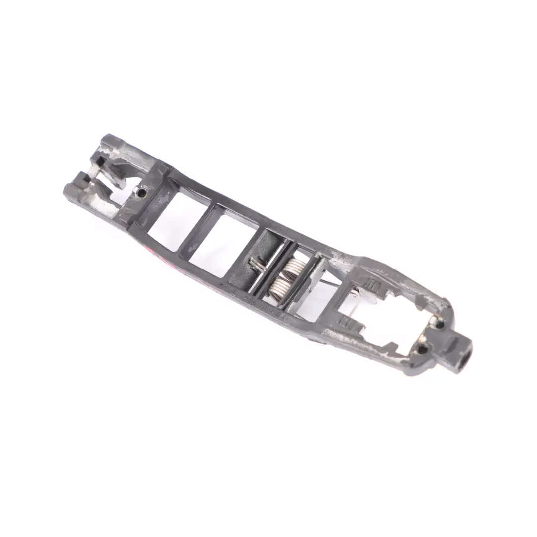 Mercedes W202 W210 Wspornik Podstawa Klamki Drzwi Lewy Tył - SKU A2107600334 - Numer Części A2107600334