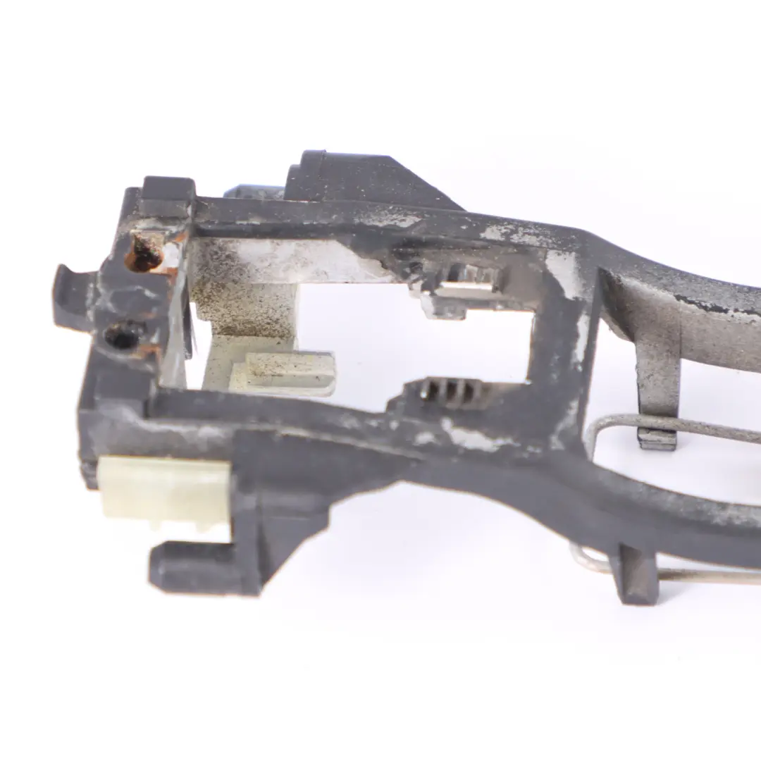 Base manija puerta Mercedes W210 Frente Izquierda Derecha Soporte para con número de pieza A2107600634 Base manija puerta Mercedes W210 Frente Izquierda Derecha Soporte - SKU A2107600634 - Número de pieza A2107600634