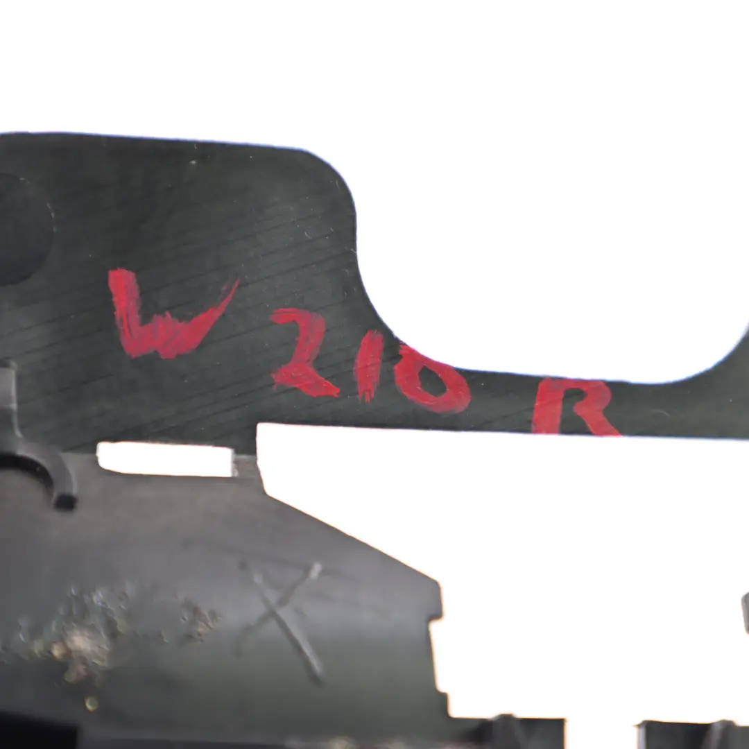 Klamka Wewnętrzna Drzwi Prawa Przód Tył do Mercedes W210 o numerze A2107600661 Mercedes W210 Klamka Wewnętrzna Drzwi Prawa Przód Tył - SKU A2107600661 - Numer Części A2107600661