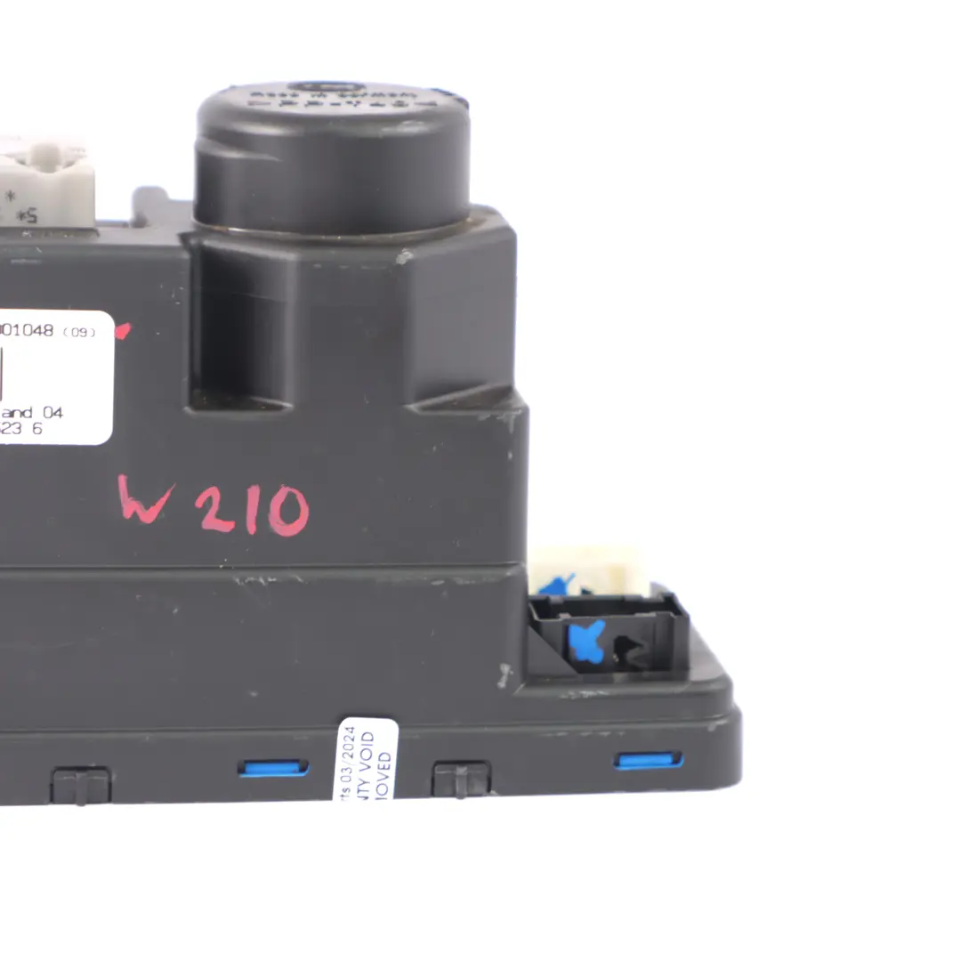 Unidad control bomba vacío cierre centralizado Mercedes W210 para con número de pieza A2108001048 Unidad control bomba vacío cierre centralizado Mercedes W210 - SKU A2108001048 - Número de pieza A2108001048