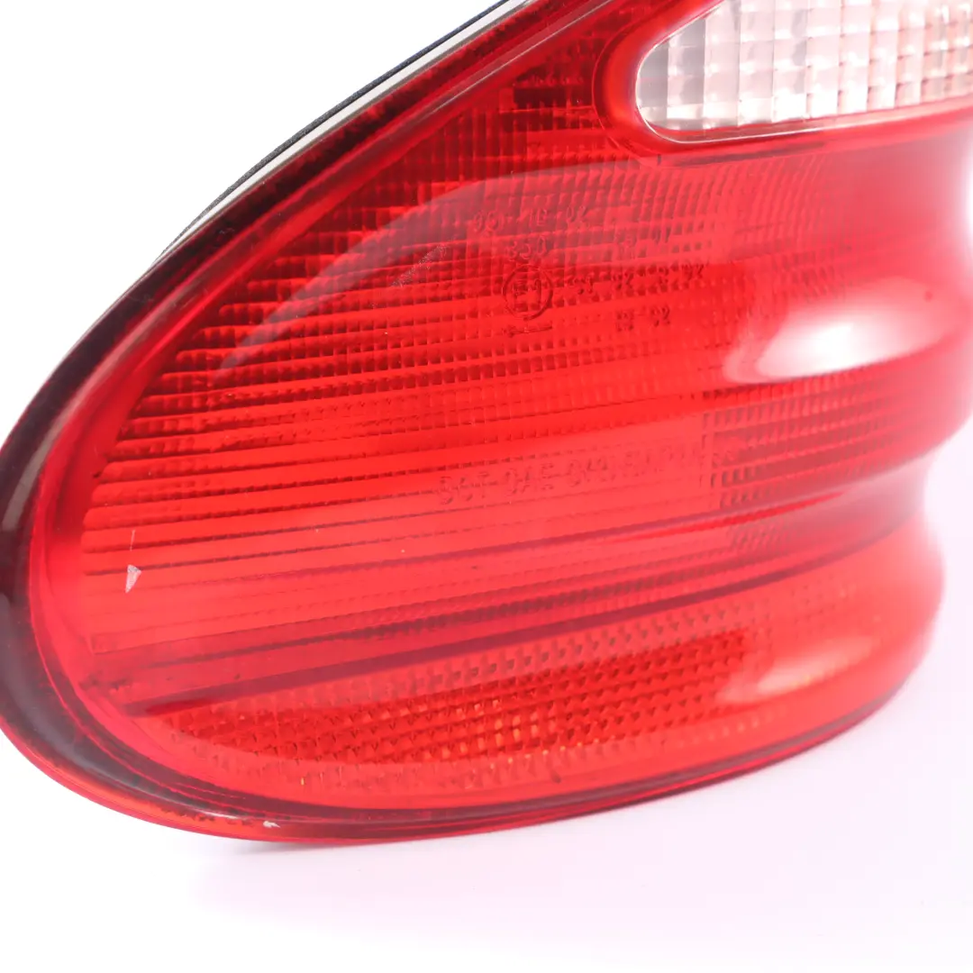 Mercedes W210 Saloon Feu arrière gauche Lamp Panneau latéral - SKU A2108203364 - Numéro de pièce A2108203364