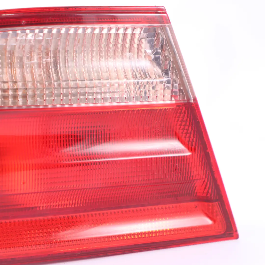 Rücklicht links Seitenwand für Mercedes W210 Limousine mit Teilenummer A2108203364 Mercedes W210 Limousine Rücklicht links Seitenwand - SKU A2108203364 - Teilenummer A2108203364