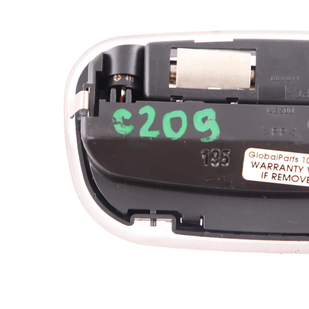 Lampe toit arrière Capteur stationnement PDC pour Mercedes CLK C209 à propos du numéro de pièce A2108204701 Mercedes CLK C209 Lampe toit arrière Capteur stationnement PDC - SKU A2108204701 - Numéro de pièce A2108204701