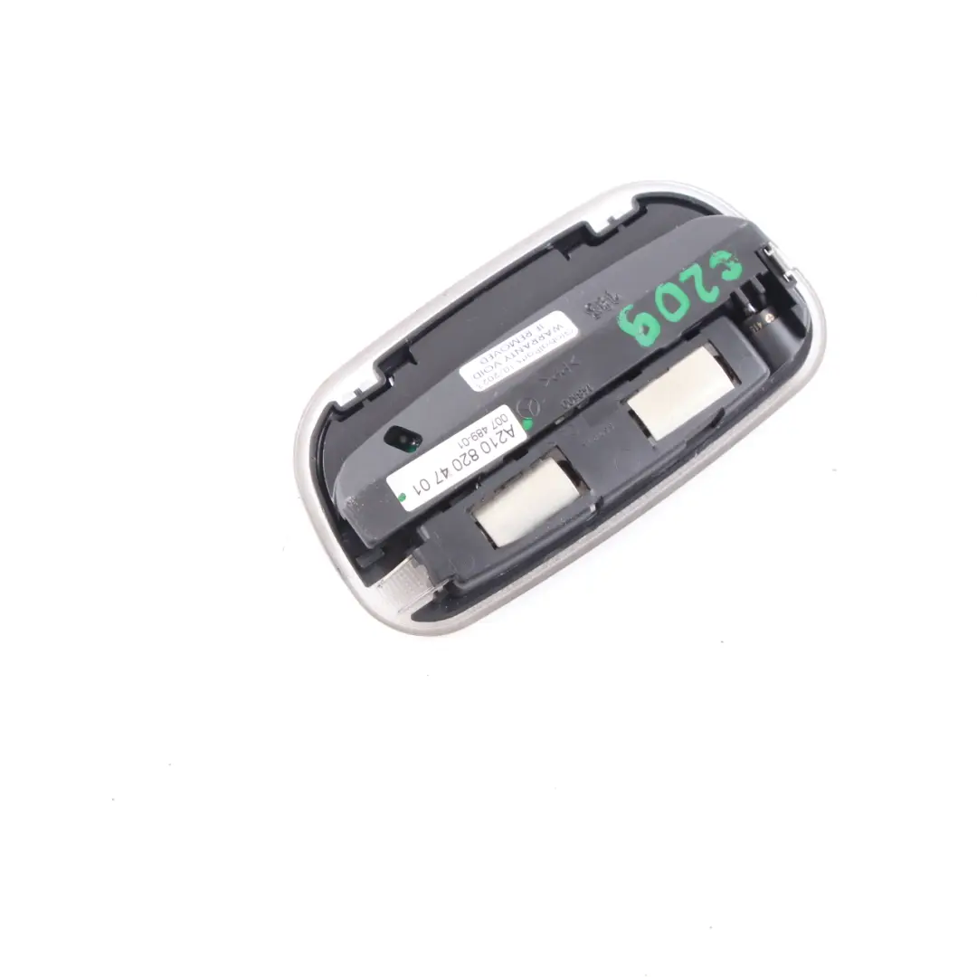 Lampe toit arrière Capteur stationnement PDC pour Mercedes CLK C209 à propos du numéro de pièce A2108204701 Mercedes CLK C209 Lampe toit arrière Capteur stationnement PDC - SKU A2108204701 - Numéro de pièce A2108204701