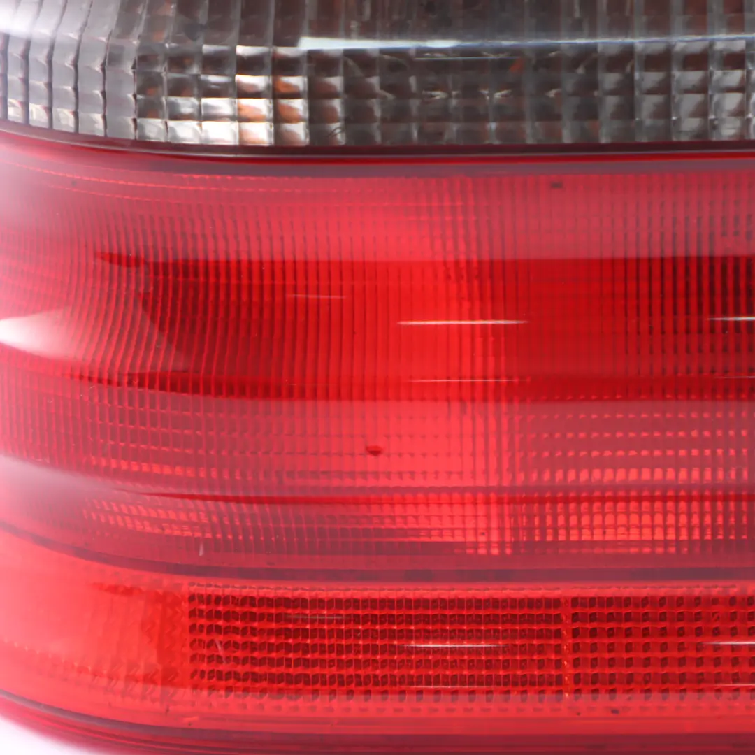Luz Trasera Luz Trasera Izquierda para Mercedes W210 con número de pieza A2108208164 Mercedes W210 Luz Trasera Luz Trasera Izquierda - SKU A2108208164 - Número de pieza A2108208164