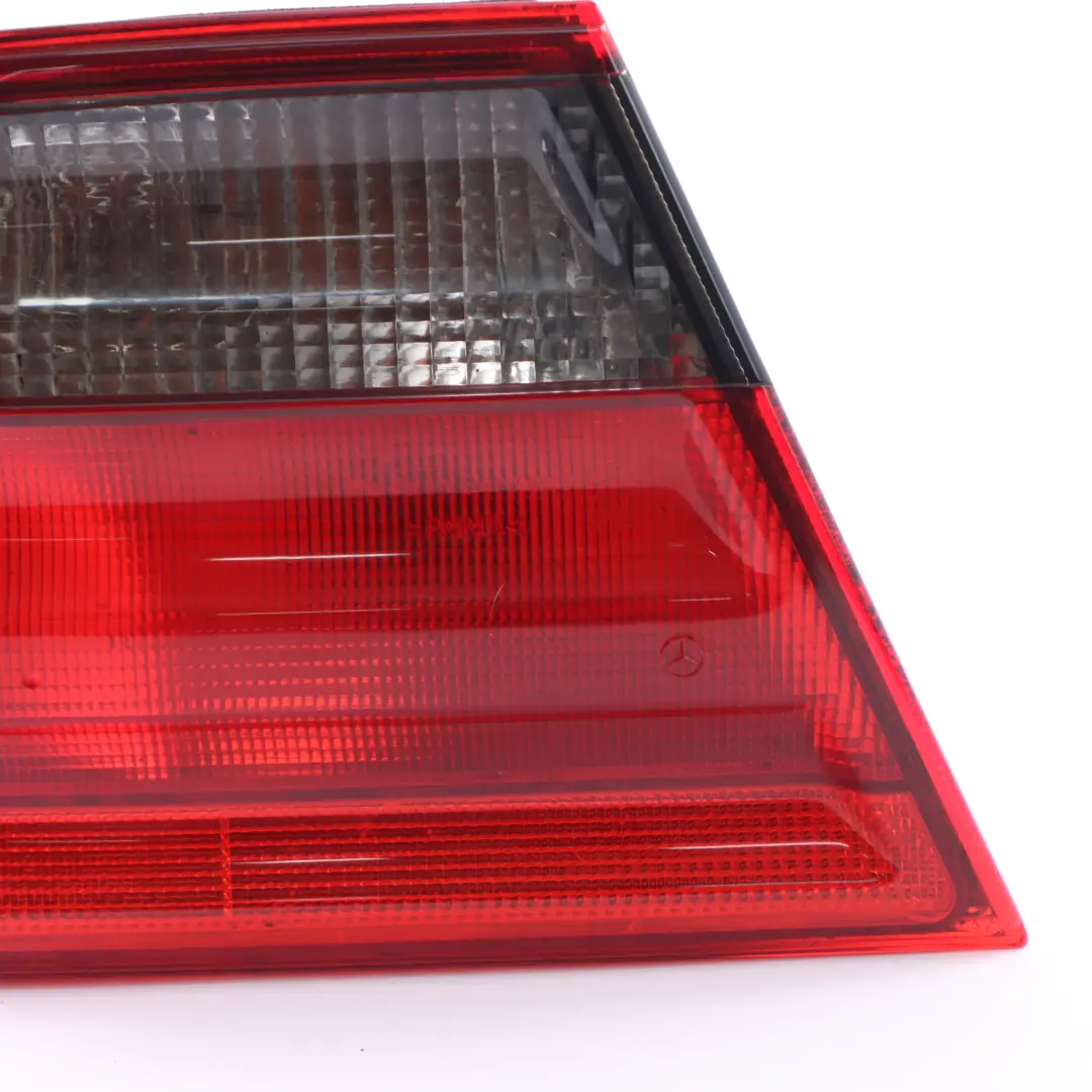 Mercedes W210 Luz Trasera Luz Trasera Izquierda - SKU A2108208164 - Número de pieza A2108208164