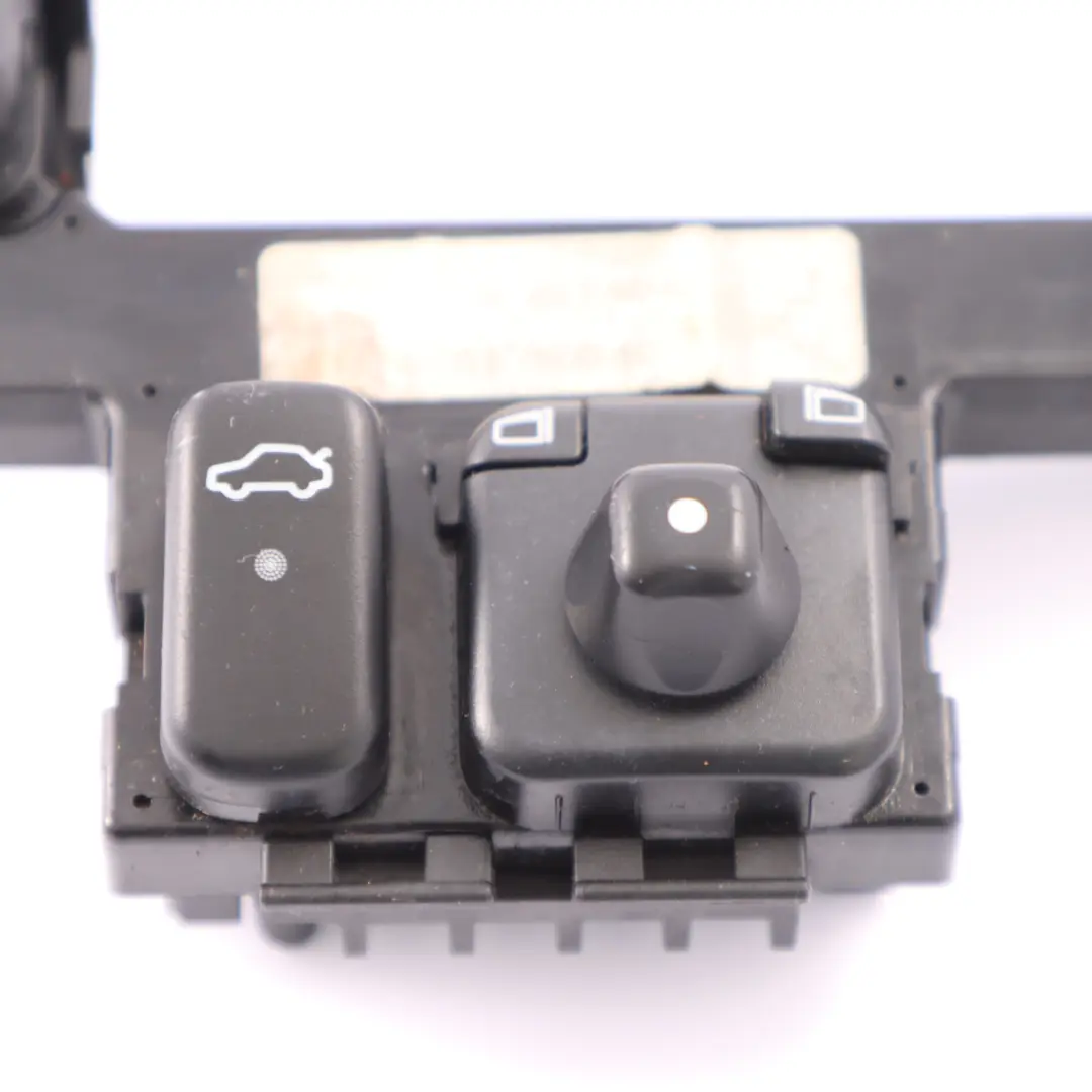 Consola Central Ventanas Inferiores Espejo Panel Interruptor para Mercedes W210 con número de pieza A2108211051 Mercedes W210 Consola Central Ventanas Inferiores Espejo Panel Interruptor - SKU A2108211051 - Número de pieza A2108211051