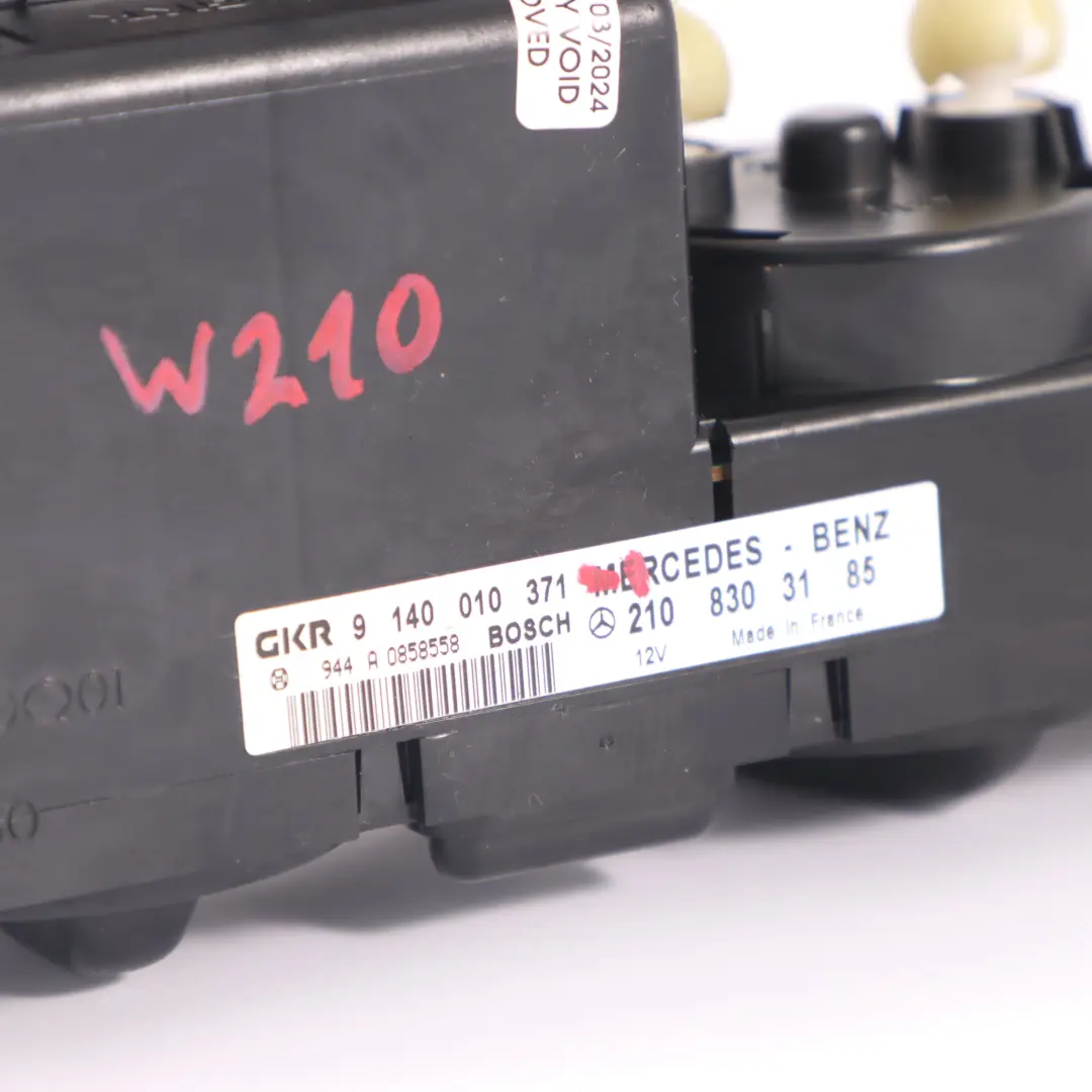 Pannello di controllo dell'unità d'aria per Mercedes W202 W210 con numero di parte A2108303185 Mercedes W202 W210 Pannello di controllo dell'unità d'aria - SKU A2108303185-1 - Numero di parte A2108303185