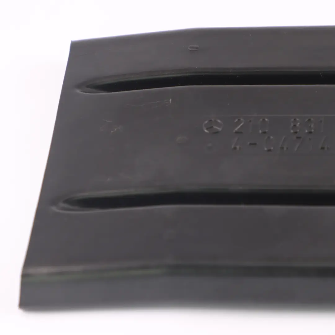 Condotto d'aria Mercedes W210 Canale Ventilazione d'aria posteriore per con numero di parte A2108310346 Condotto d'aria Mercedes W210 Canale Ventilazione d'aria posteriore - SKU A2108310346 - Numero di parte A2108310346