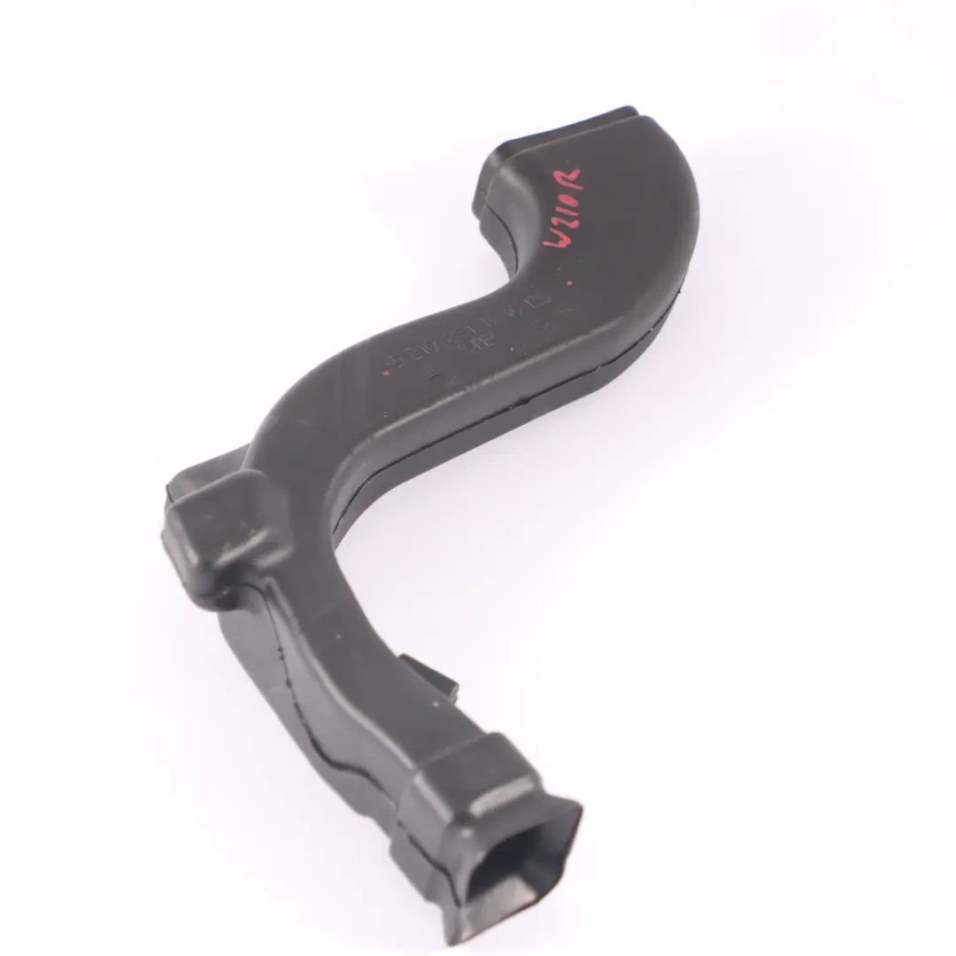 Conduit d'air Mercedes W210 Canal Ventilation cabine avant droite pour à propos du numéro de pièce A2108311446 Conduit d'air Mercedes W210 Canal Ventilation cabine avant droite - SKU A2108311446 - Numéro de pièce A2108311446