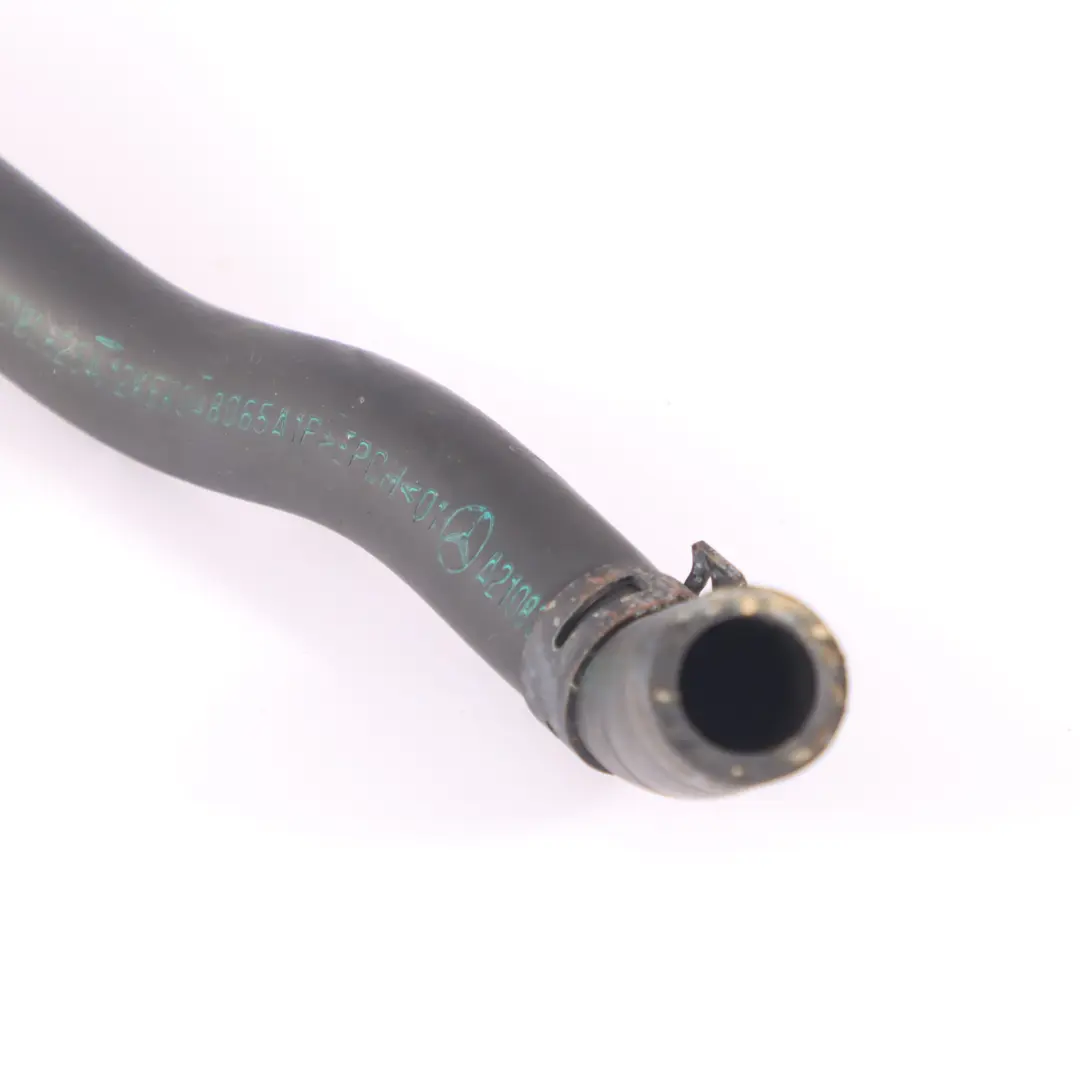 Tuyau de chauffage Mercedes W210 E200 Petrol M111 Pompe vers la conduite moteur  - SKU A2108328494 - Numéro de pièce A2108328494