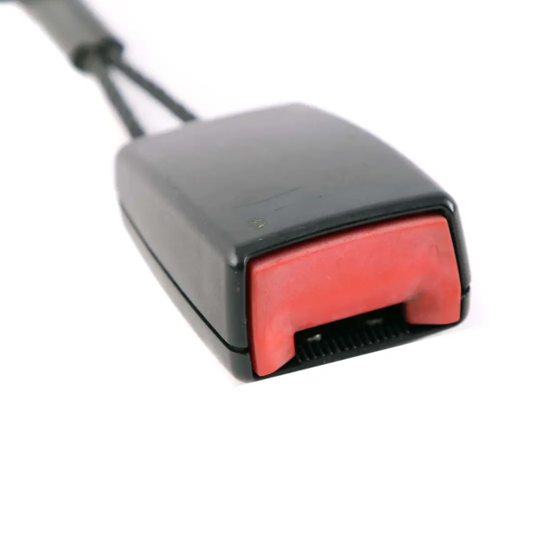 Tendeur de boucle de ceinture avant droit pour Mercedes Sprinter W906 à propos du numéro de pièce A2108603869 Mercedes Sprinter W906 Tendeur de boucle de ceinture avant droit - SKU A2108603869 - Numéro de pièce A2108603869