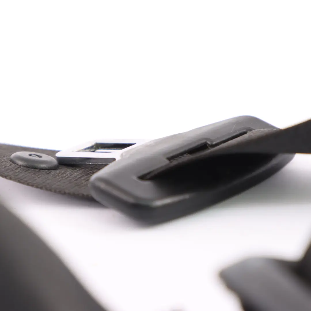 Cintura sicurezza anteriore sinistra superiore nera per Mercedes W210 con numero di parte A2108606385 Mercedes W210 Cintura sicurezza anteriore sinistra superiore nera - SKU A2108606385 - Numero di parte A2108606385