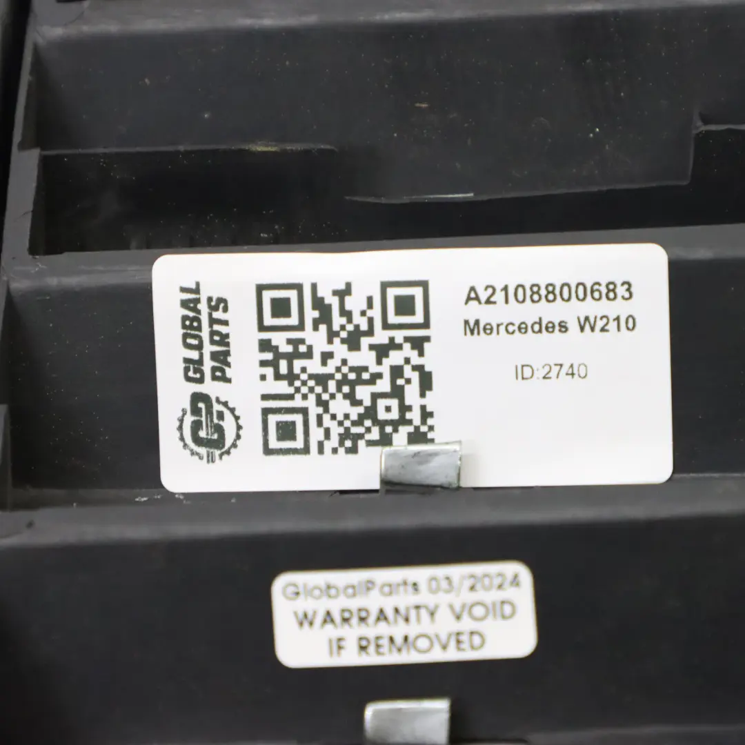Paraurti anteriore Copertura griglia centrale Cromo per Mercedes W210 con numero di parte A2108800683 Mercedes W210 Paraurti anteriore Copertura griglia centrale Cromo - SKU A2108800683 - Numero di parte A2108800683