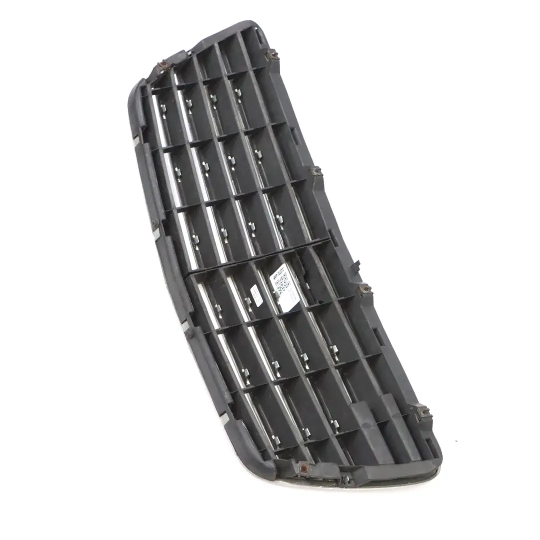 Pare chocs avant Grille de protection centrale chromée pour Mercedes W210 à propos du numéro de pièce A2108800683 Mercedes W210 Pare chocs avant Grille de protection centrale chromée - SKU A2108800683 - Numéro de pièce A2108800683