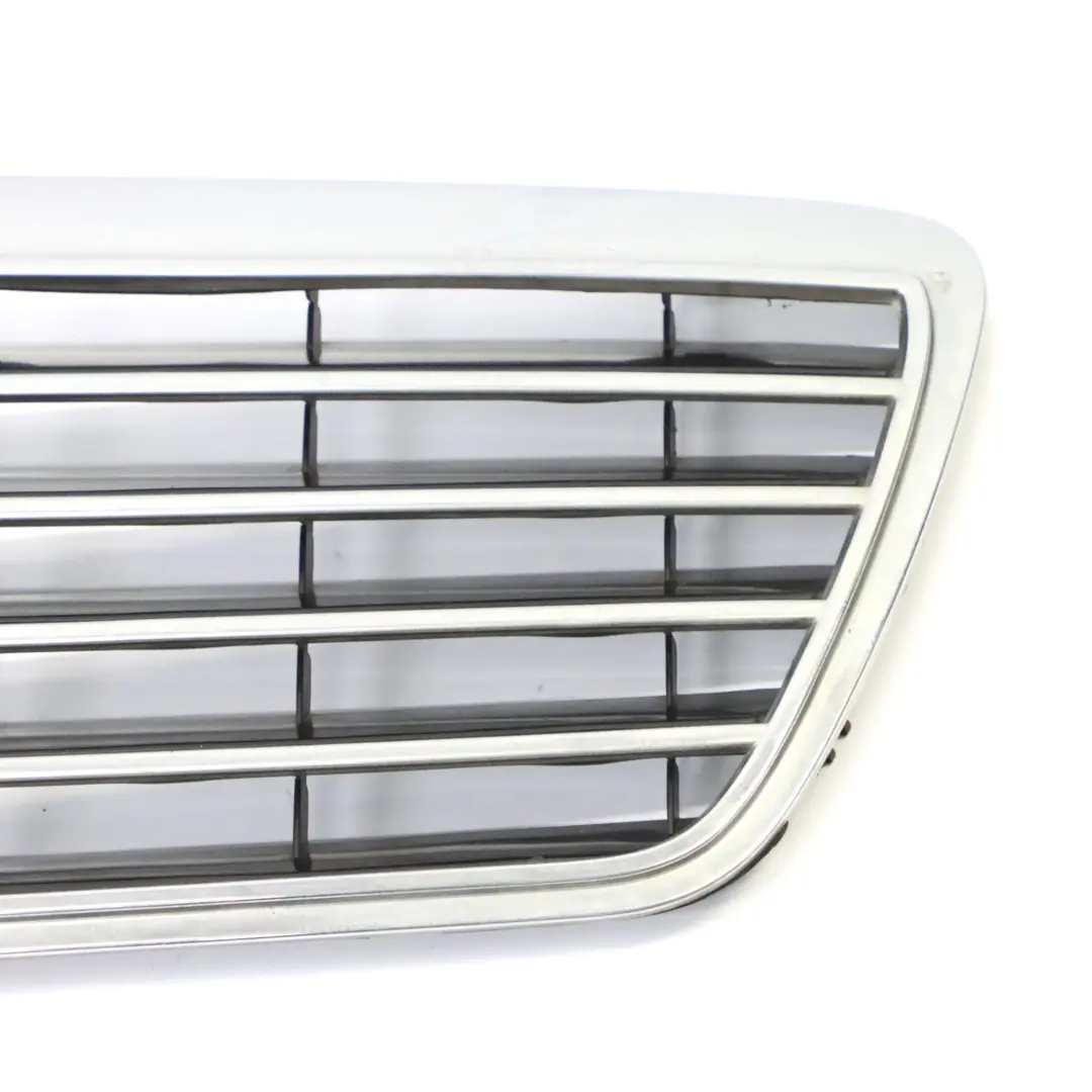Pare chocs avant Grille de protection centrale chromée pour Mercedes W210 à propos du numéro de pièce A2108800683 Mercedes W210 Pare chocs avant Grille de protection centrale chromée - SKU A2108800683 - Numéro de pièce A2108800683