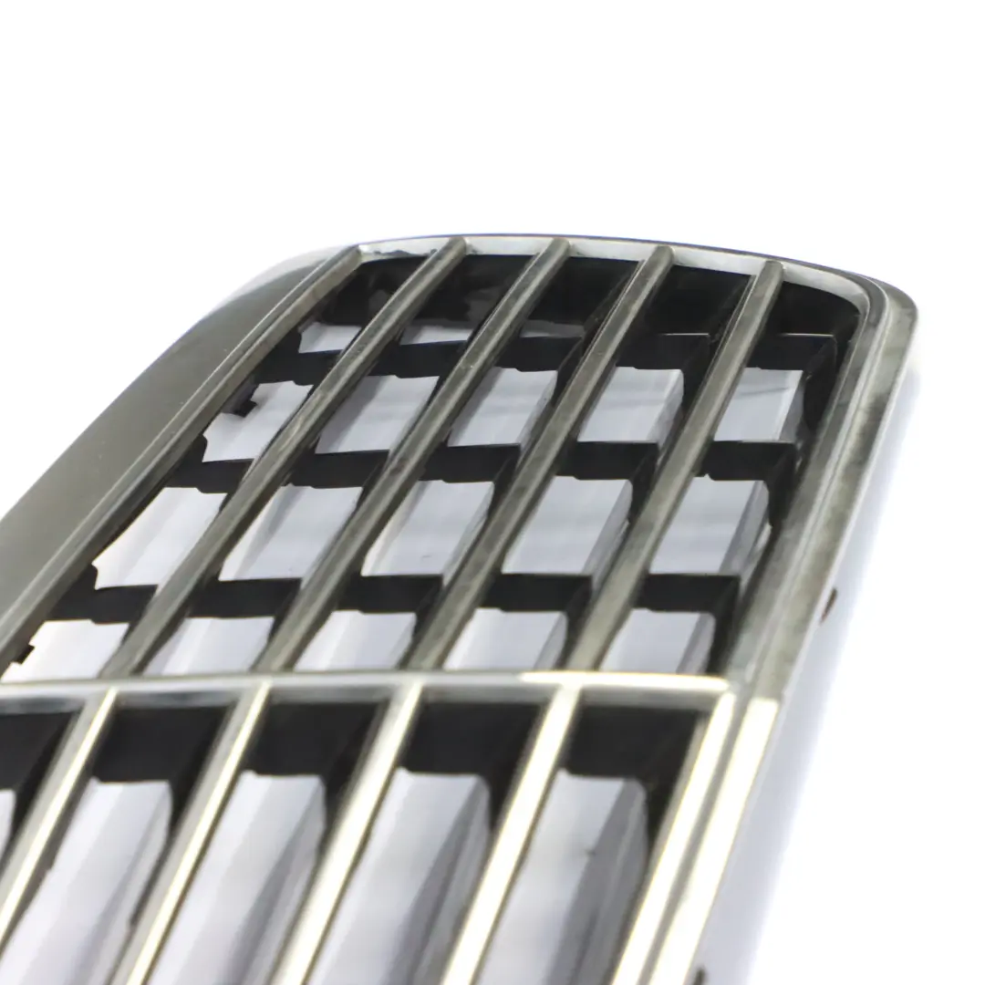 Pare chocs avant Grille de protection centrale chromée pour Mercedes W210 à propos du numéro de pièce A2108800683 Mercedes W210 Pare chocs avant Grille de protection centrale chromée - SKU A2108800683 - Numéro de pièce A2108800683