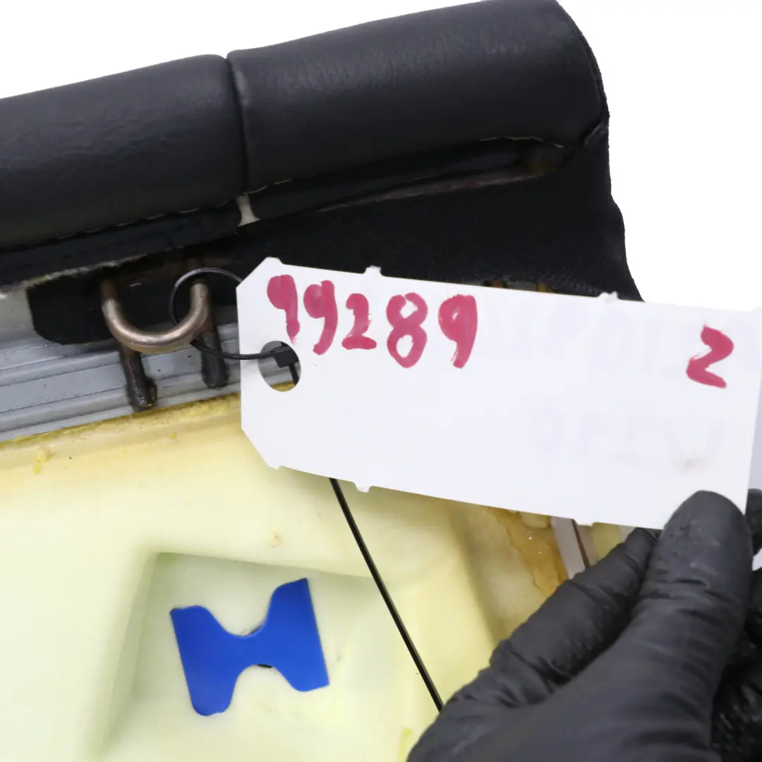 Coprisedile posteriore Schienale berlina Pelle nera per Mercedes W210 berlina con numero di parte A2109206647 Mercedes W210 berlina Coprisedile posteriore Schienale berlina Pelle nera - SKU A2109206647 - Numero di parte A2109206647