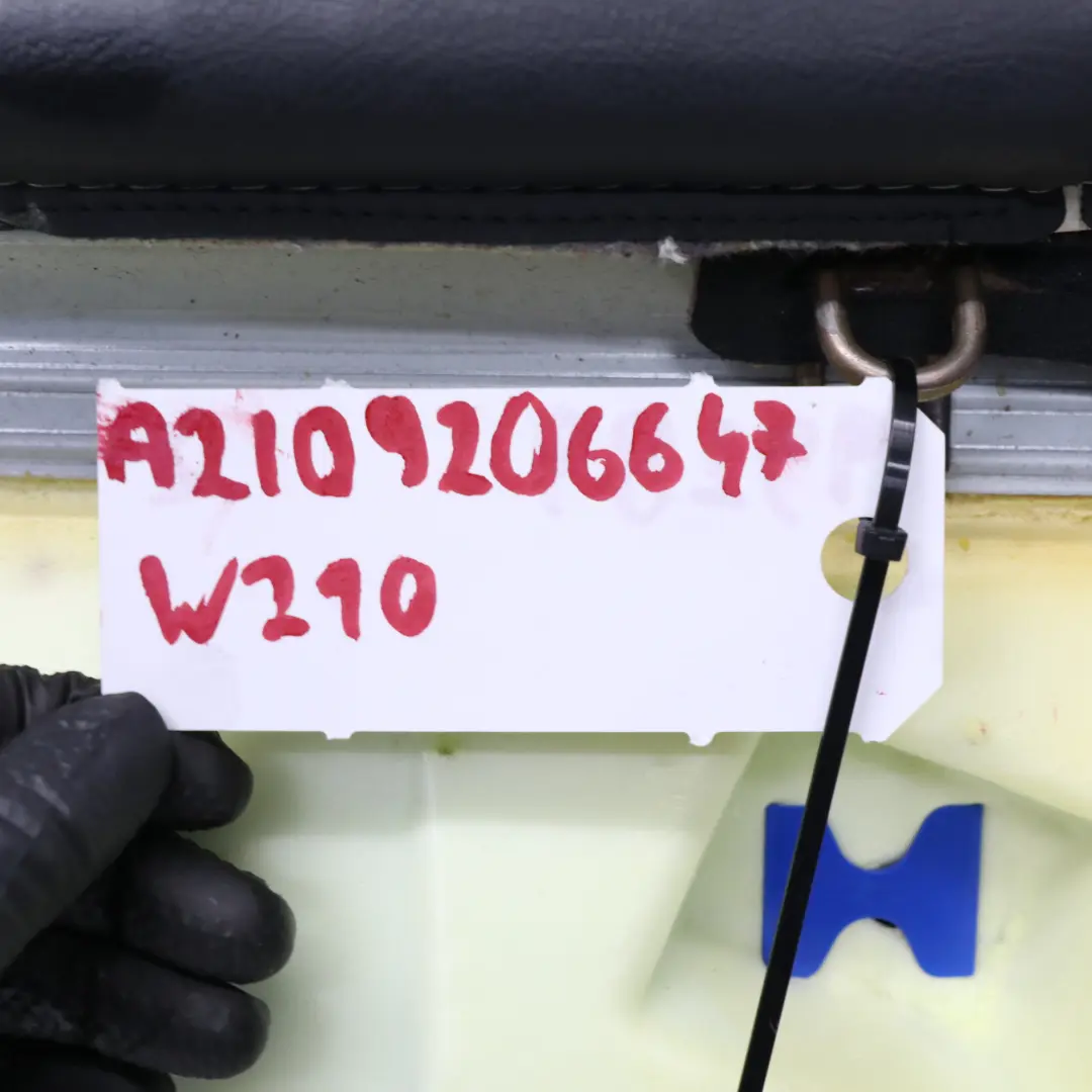 Oparcie Fotela Kanapy Tył Czarna Skóra do Mercedes W210 o numerze A2109206647 Mercedes W210 Oparcie Fotela Kanapy Tył Czarna Skóra - SKU A2109206647 - Numer Części A2109206647