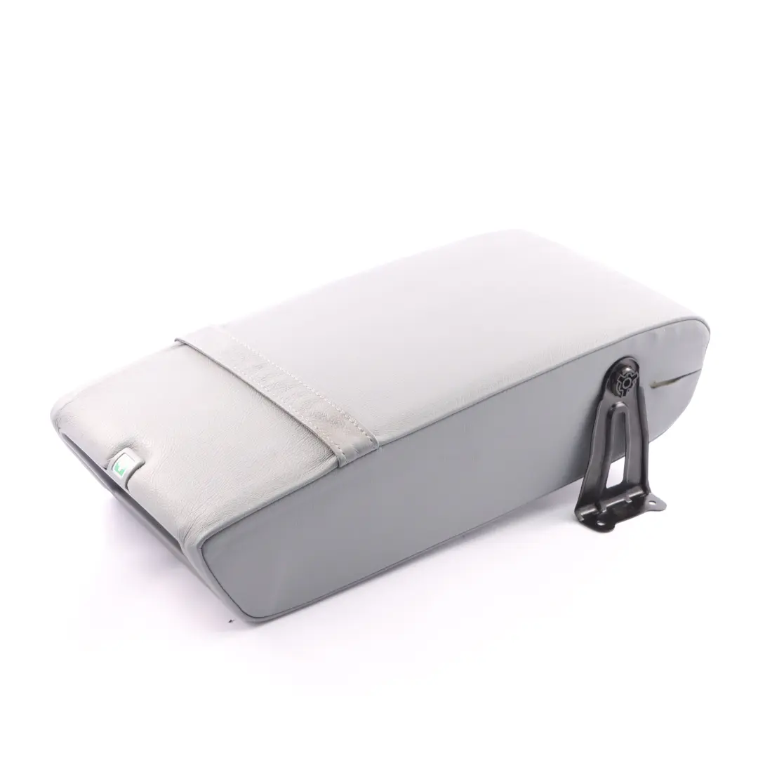 Rücksitzbank Klappbare Armlehne Leder Grau für Mercedes W210 mit Teilenummer A2109700530 Mercedes W210 Rücksitzbank Klappbare Armlehne Leder Grau - SKU A2109700530 - Teilenummer A2109700530