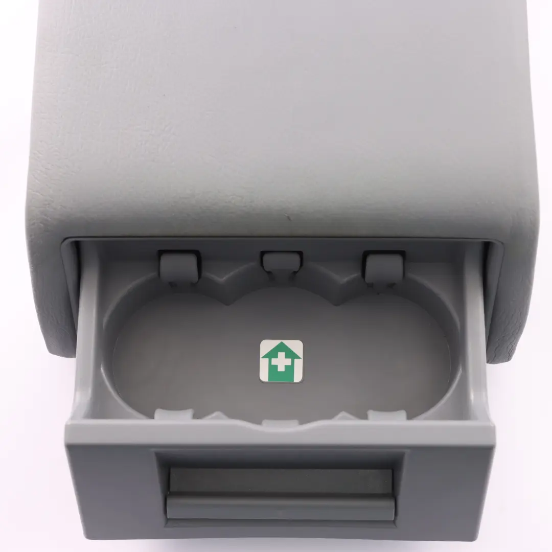 Sedile Posteriore Bracciolo Pieghevole Pelle Grigio per Mercedes W210 con numero di parte A2109700530 Mercedes W210 Sedile Posteriore Bracciolo Pieghevole Pelle Grigio - SKU A2109700530 - Numero di parte A2109700530