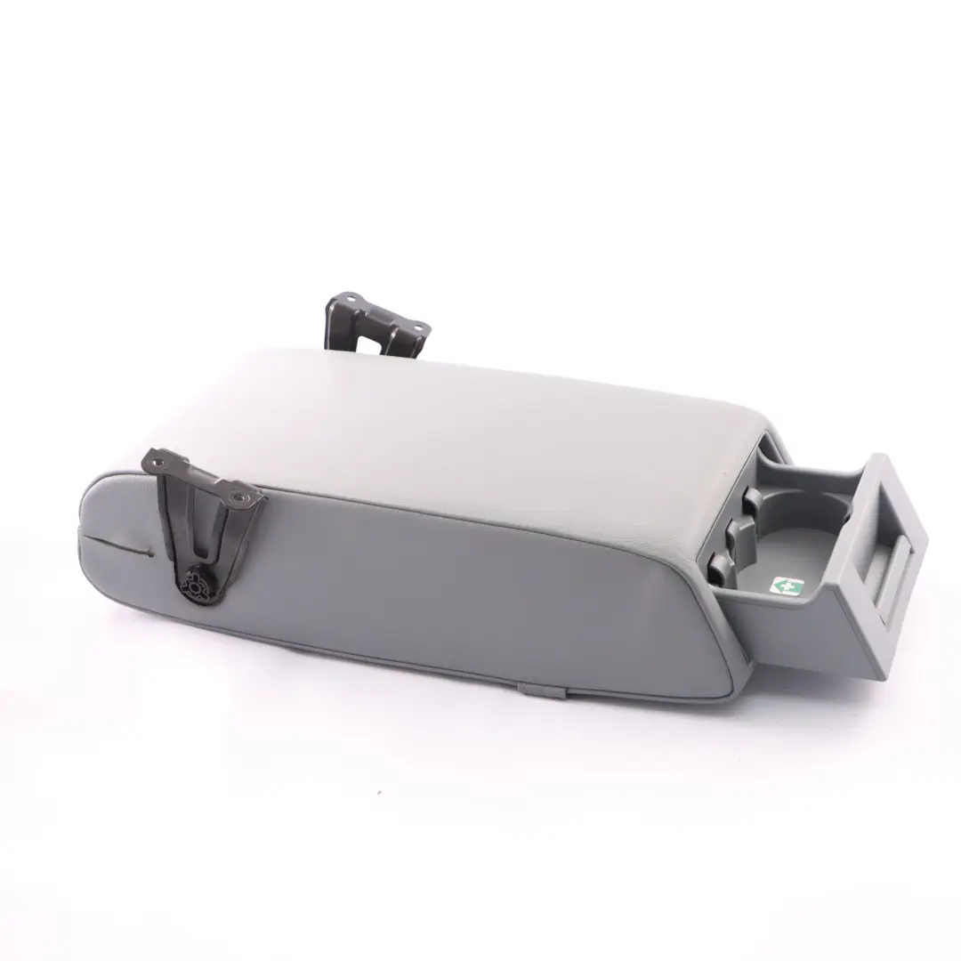 Sedile Posteriore Bracciolo Pieghevole Pelle Grigio per Mercedes W210 con numero di parte A2109700530 Mercedes W210 Sedile Posteriore Bracciolo Pieghevole Pelle Grigio - SKU A2109700530 - Numero di parte A2109700530