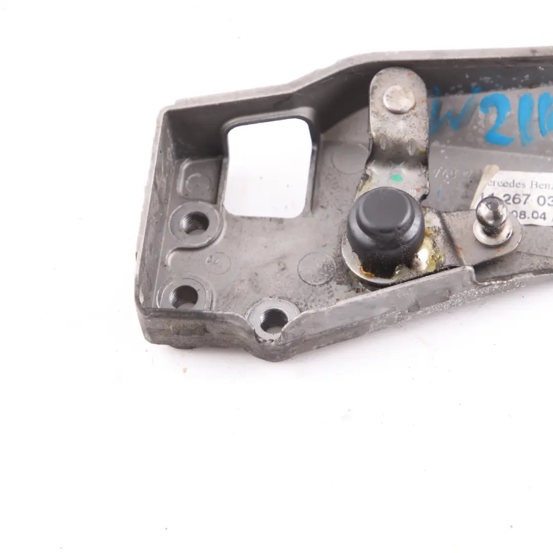 W219 Switching Shifting Mechanism Cable Mount to Mercedes W211 CLS with Part number A2112670340 Mercedes W211 CLS W219 Switching Shifting Mechanism Cable Mount - SKU A2112670340 - Part number A2112670340