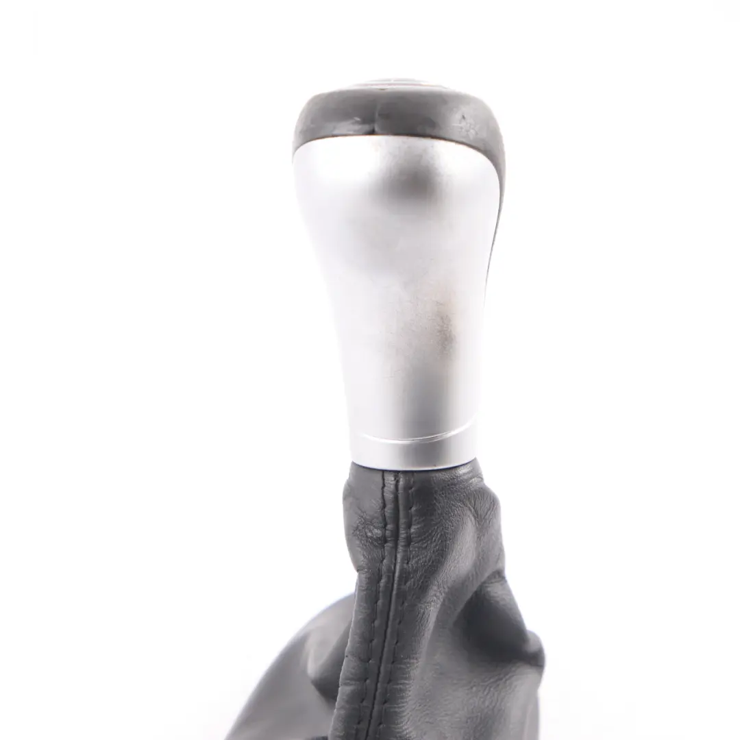 Cambio Copertura Pomello Ghetta Pelle Nero Automatico per Mercedes W211 con numero di parte A2112675510 Mercedes W211 Cambio Copertura Pomello Ghetta Pelle Nero Automatico - SKU A2112675510 - Numero di parte A2112675510