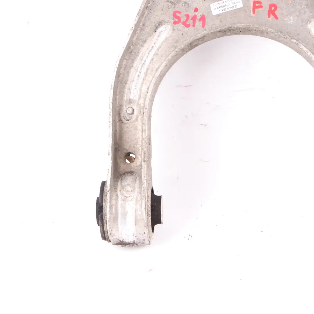 Wishbone avant droit tige supérieure jambe de force A2113300438 pour Mercedes W211 à propos du numéro de pièce A2113309007 Mercedes W211 Wishbone avant droit tige supérieure jambe de force A2113300438 - SKU A2113309007 - Numéro de pièce A2113309007